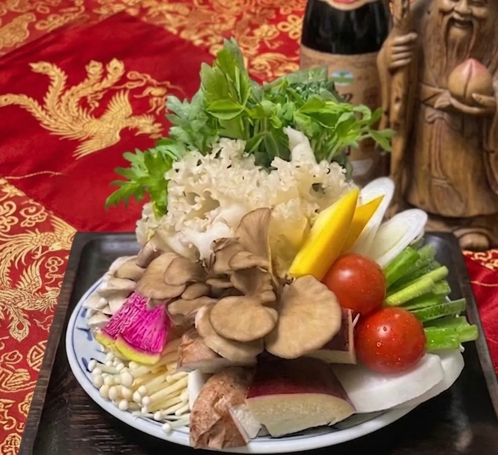 15種類の国産野菜を贅沢に盛り込んだ、当店おすすめの野菜盛り...